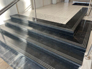 פסים למניעת החלקה במדרגות